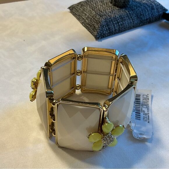 Cream and Yellow Floral Wide Bracelet - Picture 2 of 7